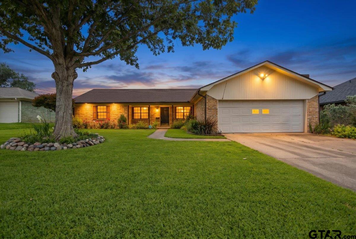 1915 Castlegate Street Henderson, TX 75654 - Photo 1 of 43