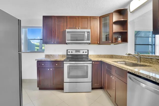 $2,300 | 2900 Southwest 22nd Avenue, Unit 5170, Delray Beach, FL 33445