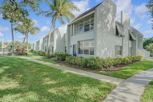 $2,300 | 2900 Southwest 22nd Avenue, Unit 5170, Delray Beach, FL 33445
