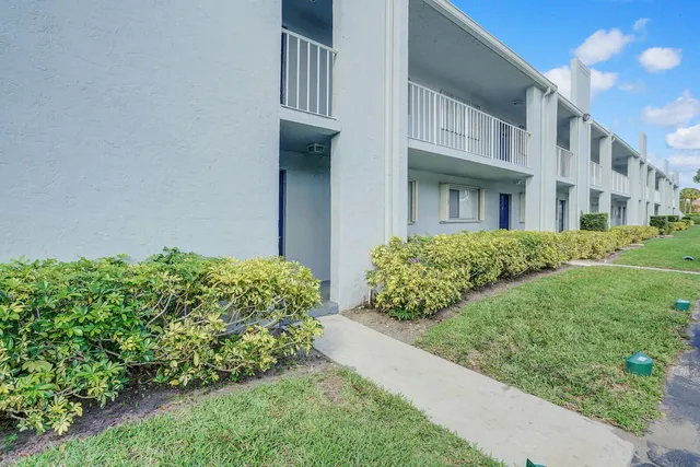 $2,300 | 2900 Southwest 22nd Avenue, Unit 5170, Delray Beach, FL 33445
