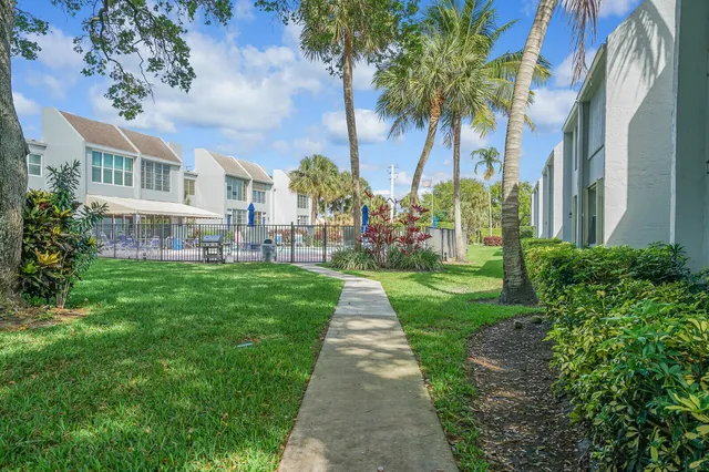 $2,300 | 2900 Southwest 22nd Avenue, Unit 5170, Delray Beach, FL 33445