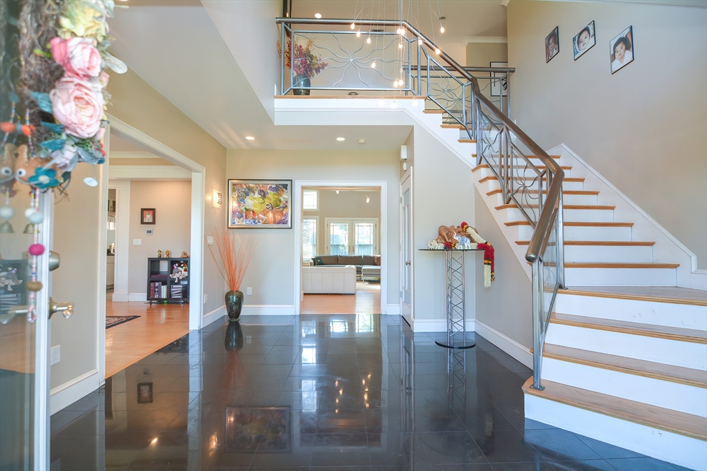 25 Colts Crossing Canton, MA 02021 - Photo 4 of 41 Gallery Image 4