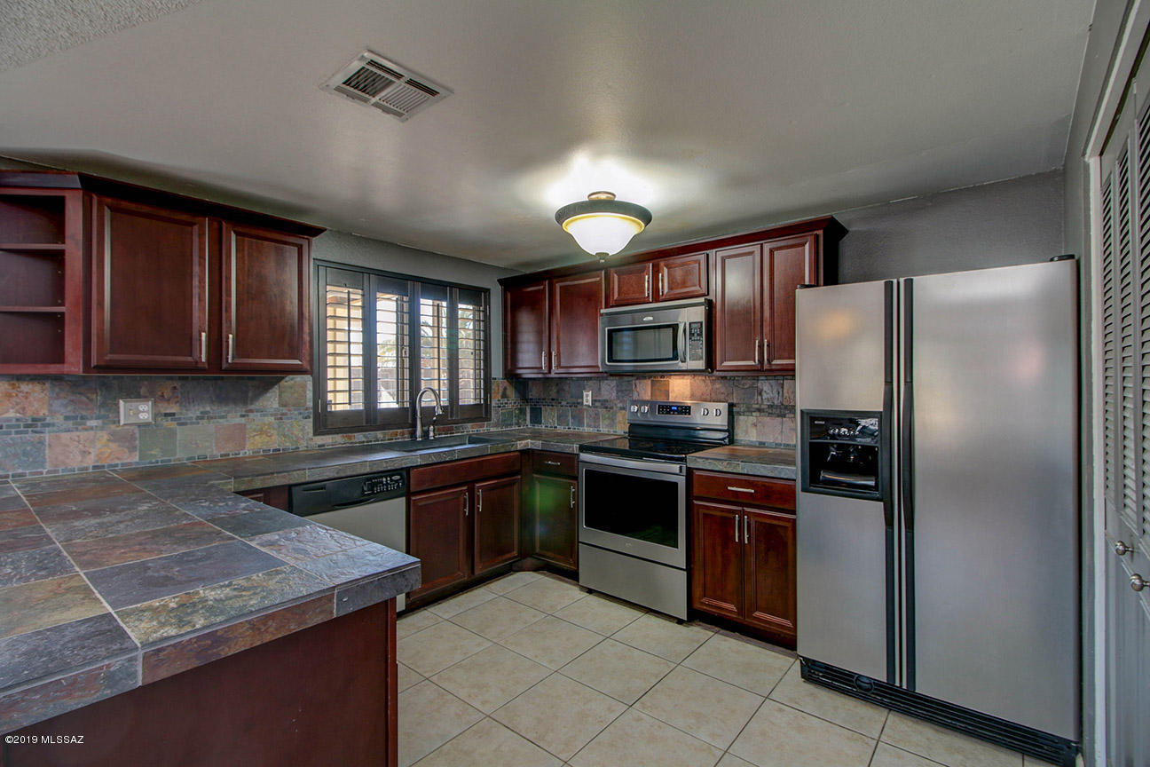 4369 West Rae Circle Tucson, AZ 85741 - Photo 10 of 28 Gallery Image 10