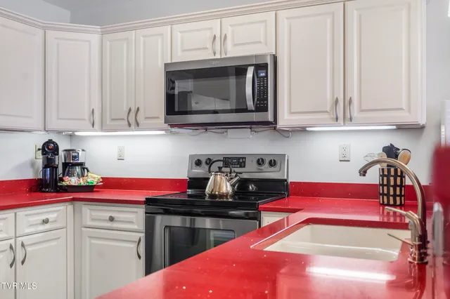 $267,500 | 210 Raceday Center Drive, Unit 1304, Bristol, TN 37620