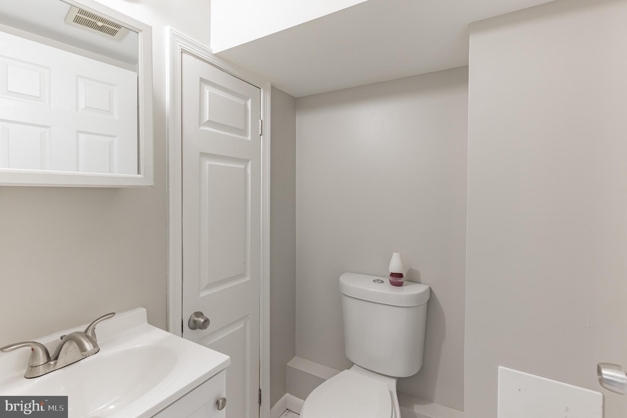 5445 Whitwood Road Baltimore, MD 21206 - Photo 15 of 30 Gallery Image 15