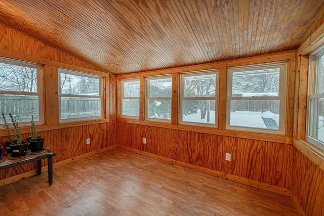 $250,000 | 936 Ridgewood Way, Madison, WI 53713