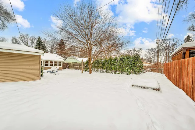 $250,000 | 936 Ridgewood Way, Madison, WI 53713