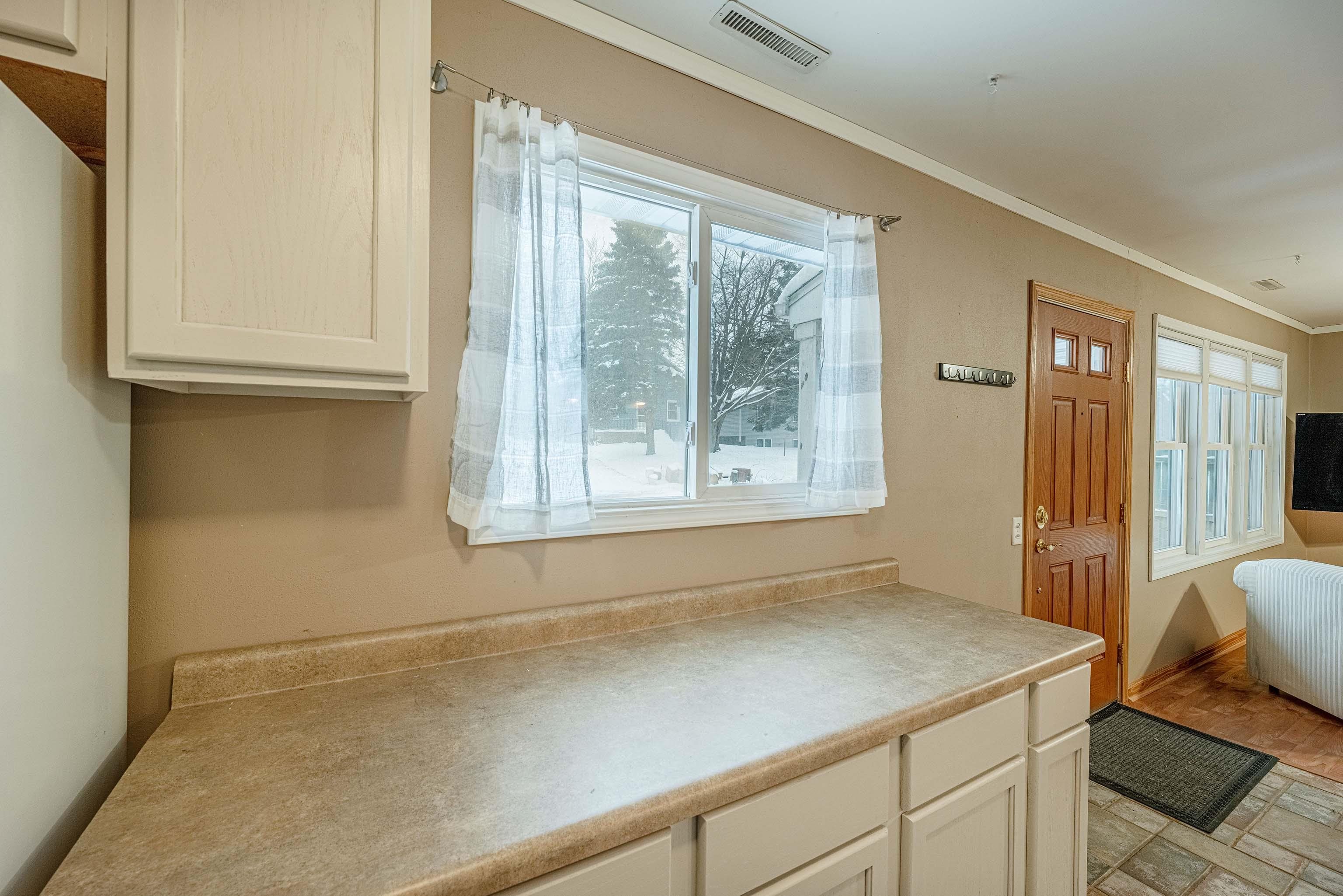 936 Ridgewood Way Madison, WI 53713 - Photo 8 of 27