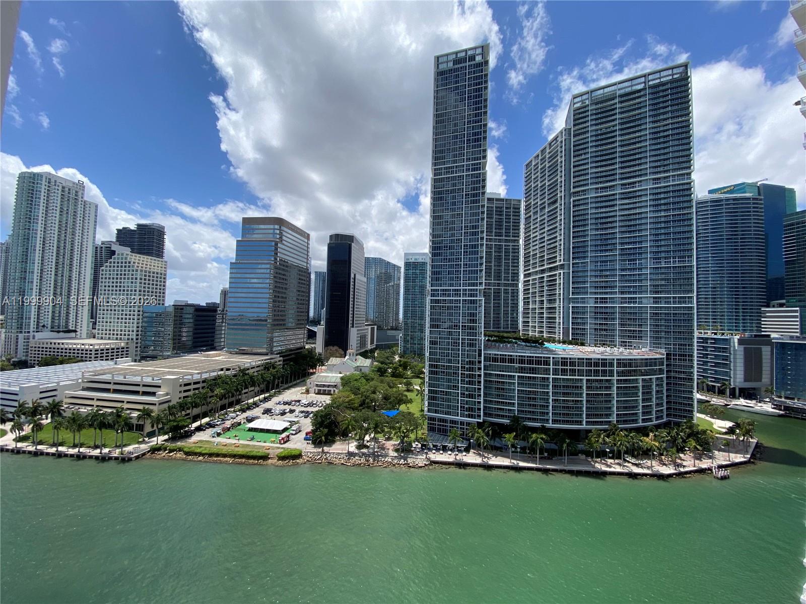 701 Brickell Key Boulevard, Unit 2104 Miami, FL 33131 - Photo 11 of 13 a front view of a building