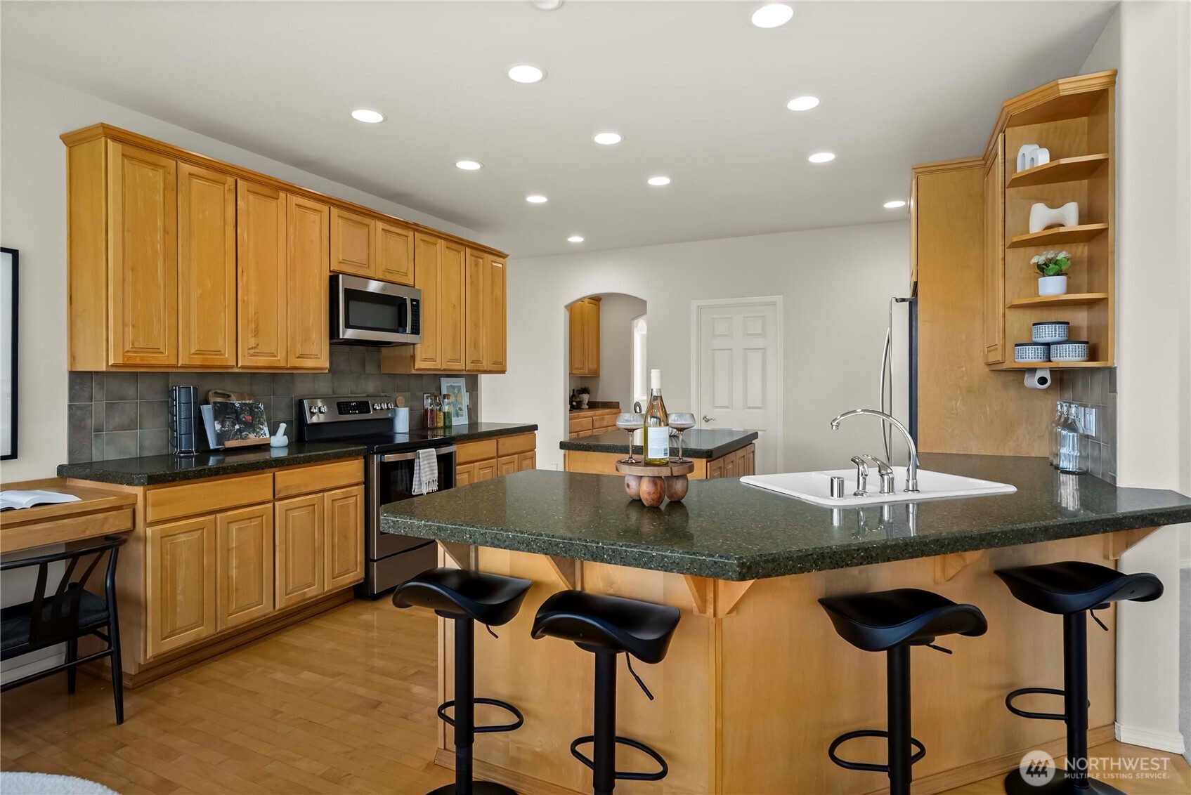 31425 36th Avenue Southwest Federal Way, WA 98023 - Photo 15 of 39