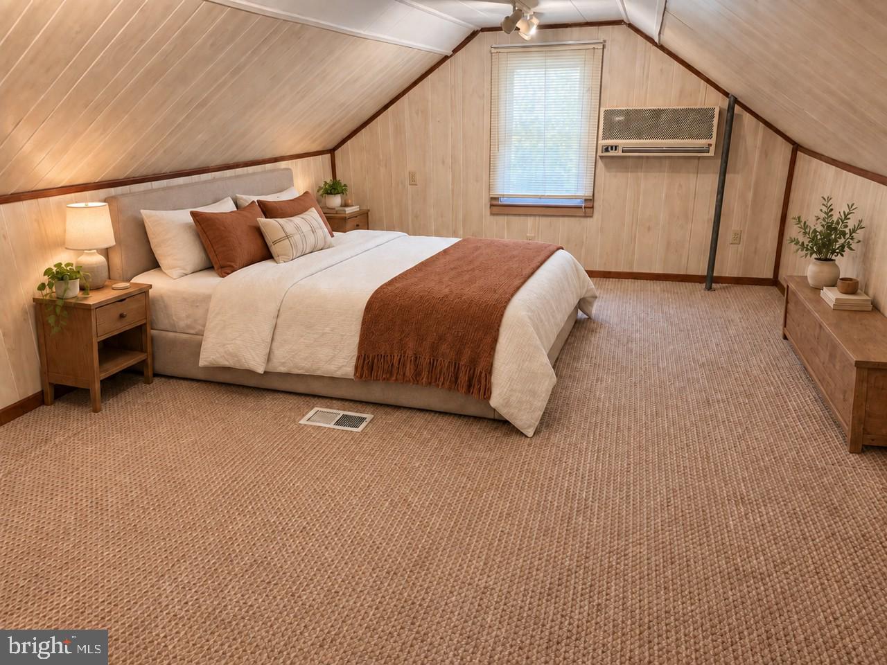 453 Middletown Road Hummelstown, PA 17036 - Photo 19 of 26 2nd floor bedroom 17'8"x12'9" - Virtually Staged