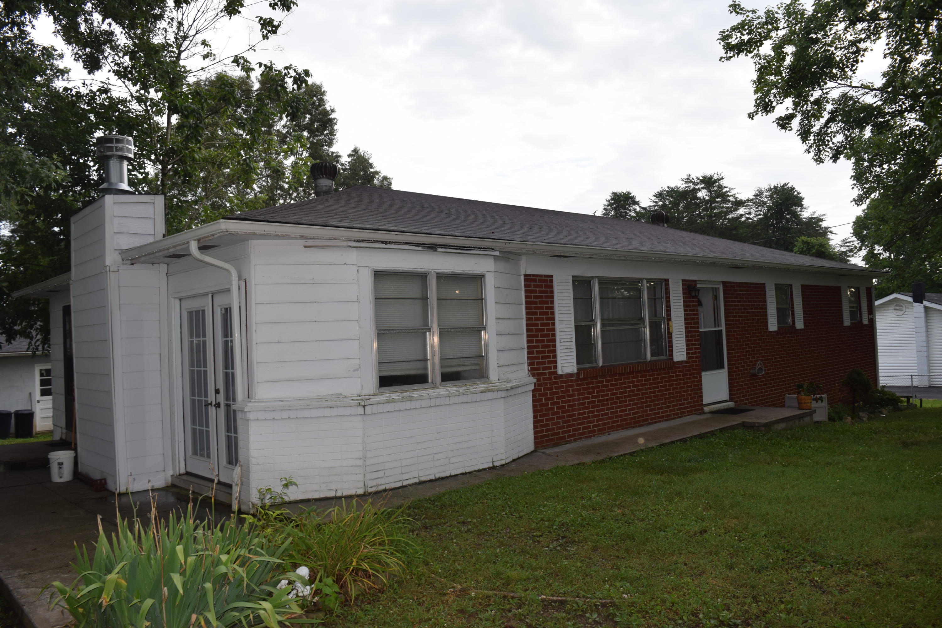 1098 Meadow Branch Road Bean Station, TN 37708 - Photo 2 of 20 DSC_0978