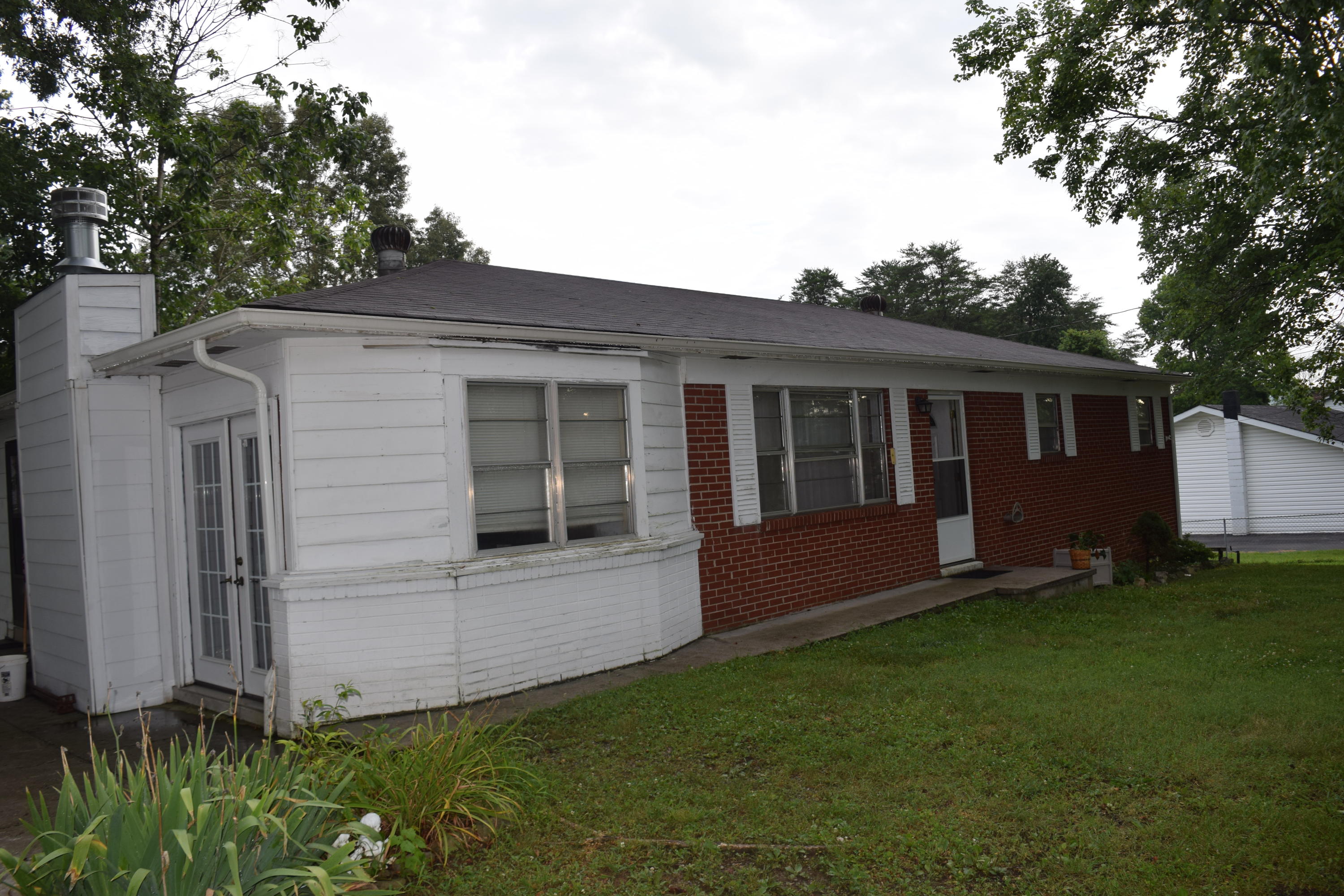 1098 Meadow Branch Road Bean Station, TN 37708 - Photo 3 of 20 DSC_0979