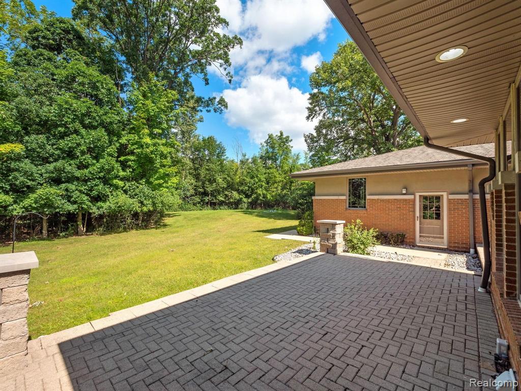 34600 Quaker Valley Road Farmington Hills, MI 48331 - Photo 39 of 41