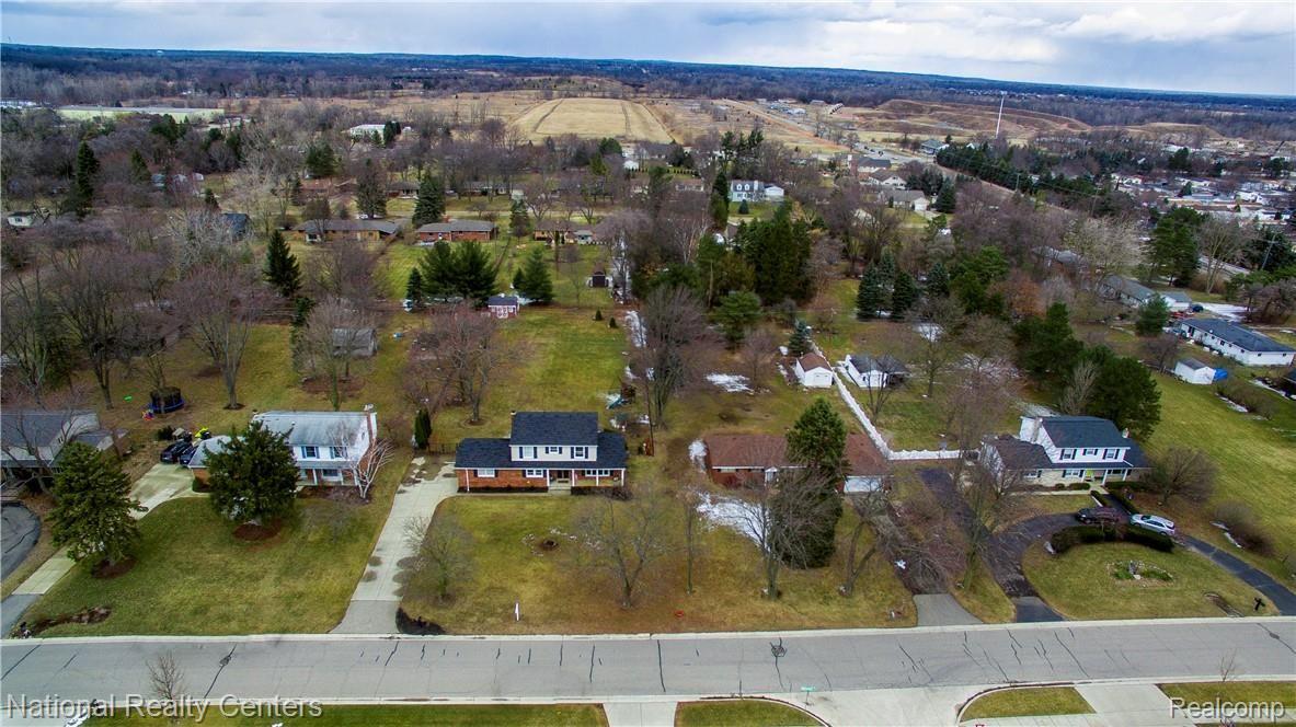 1875 Mackwood Road Rochester, MI 48307 - Photo 36 of 37 DJI_0064.JPG