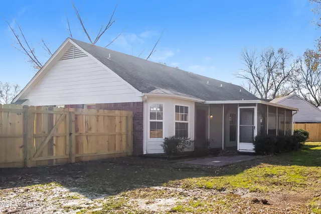 $1,735 | 7650 Coral Meadows Drive, Southaven, MS 38671