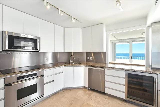 $12,000 | 177 Ocean Ln Drive, Unit 1001, Key Biscayne, FL 33149
