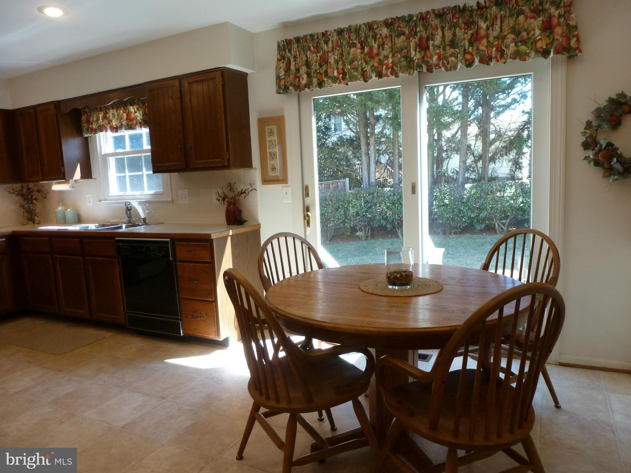 103 Environs Road Sterling, VA 20165 - Photo 19 of 26 Kitchen