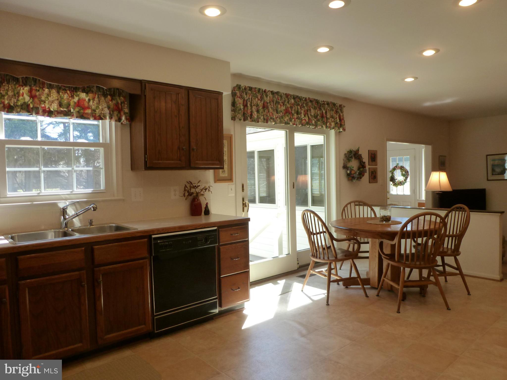 103 Environs Road Sterling, VA 20165 - Photo 20 of 26 Kitchen