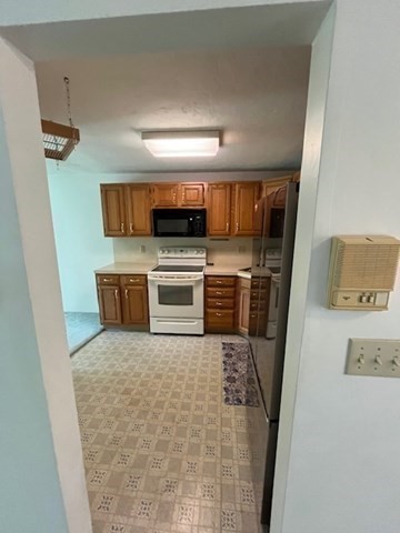 920 Ridgefield Circle, Unit C Clinton, MA 01510 - Photo 3 of 8 Gallery Image 3
