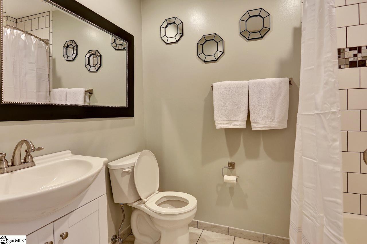 252 Old Farrs Bridge Road Greenville, SC 29611 - Photo 14 of 28 Gallery Image 14