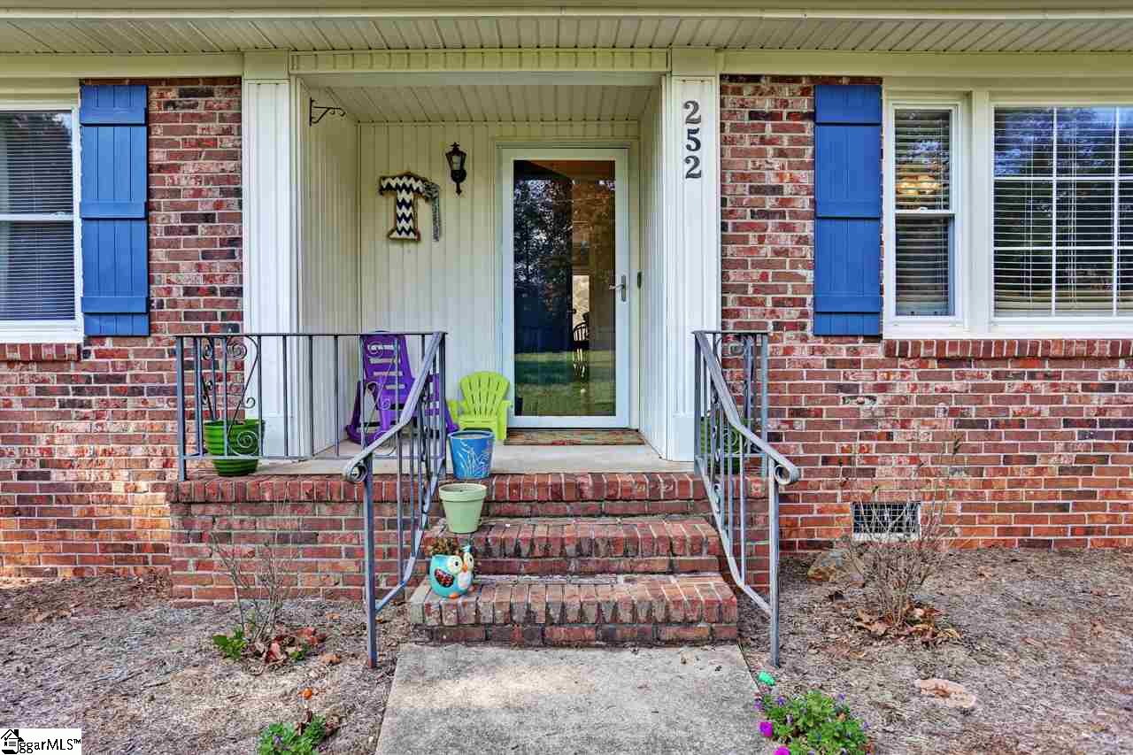 252 Old Farrs Bridge Road Greenville, SC 29611 - Photo 3 of 28 Gallery Image 3