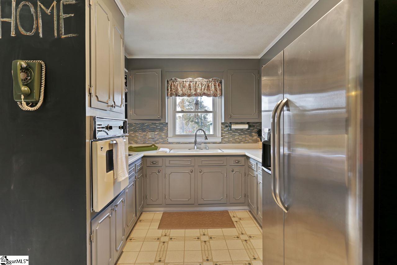 252 Old Farrs Bridge Road Greenville, SC 29611 - Photo 8 of 28 Gallery Image 8