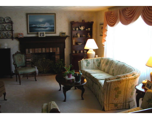 32 Longbow Road Danvers, MA 01923 - Photo 5 of 7 Gallery Image 5