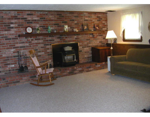 32 Longbow Road Danvers, MA 01923 - Photo 7 of 7 Gallery Image 7
