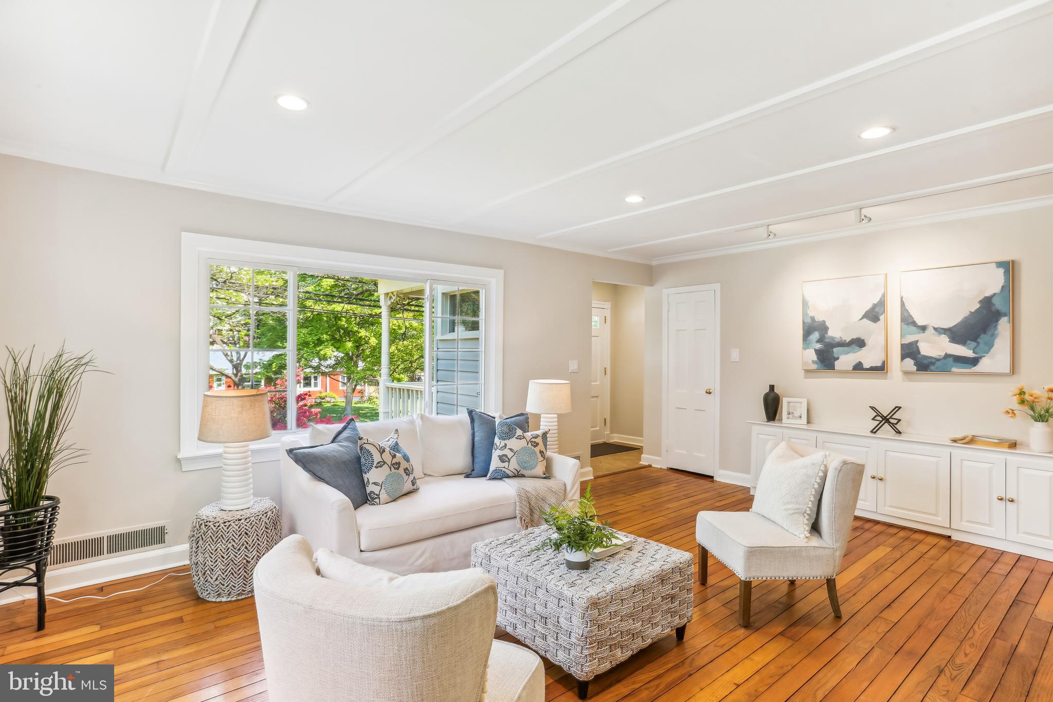 306 Dennis Avenue Silver Spring, MD 20901 - Photo 13 of 61 Bathed in light