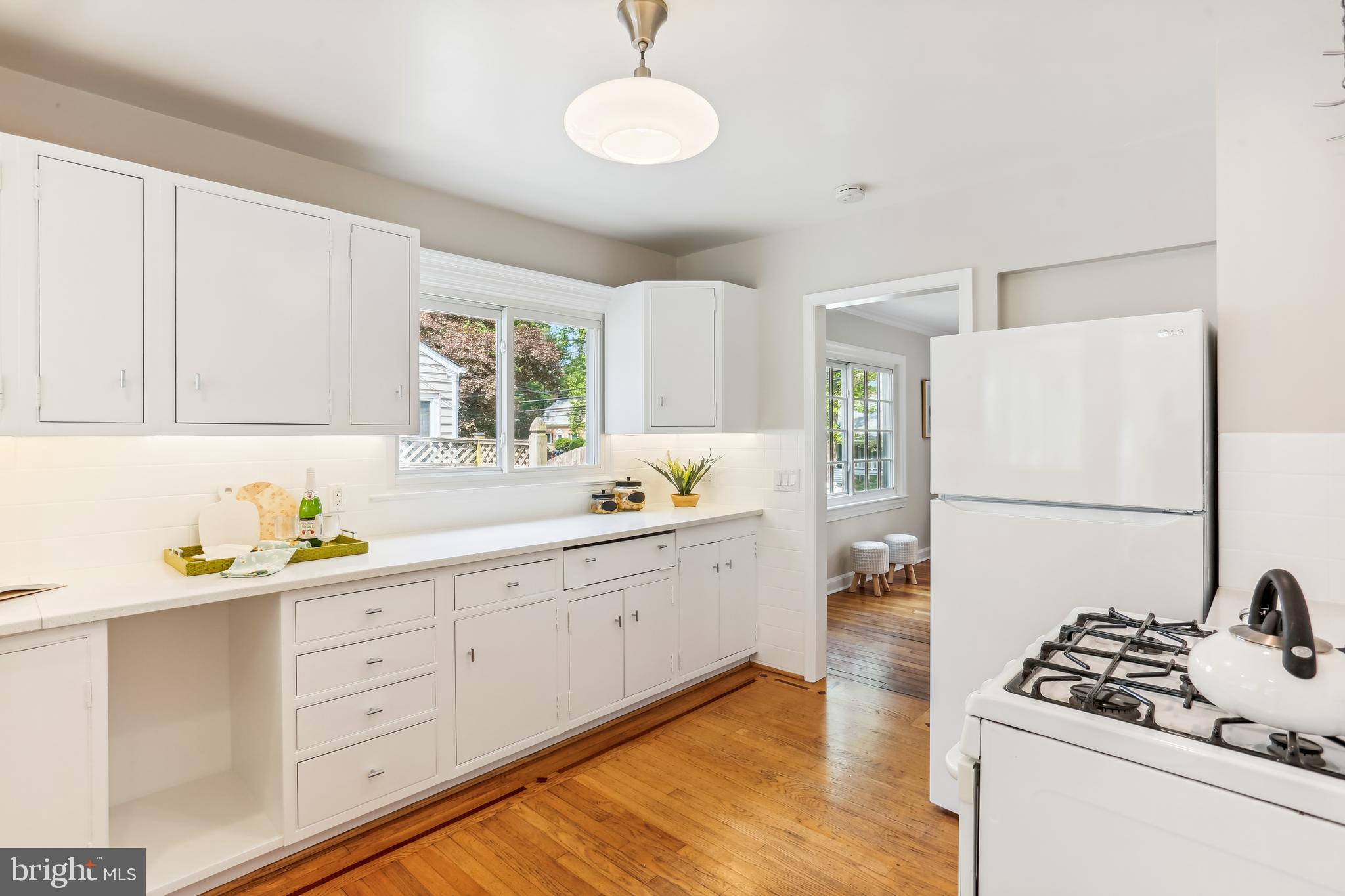 306 Dennis Avenue Silver Spring, MD 20901 - Photo 21 of 61 Plenty of room to prepare