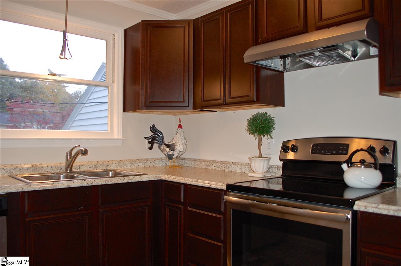325 Parkins Mill Road Greenville, SC 29607 - Photo 23 of 35