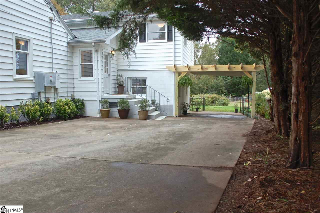 325 Parkins Mill Road Greenville, SC 29607 - Photo 4 of 35