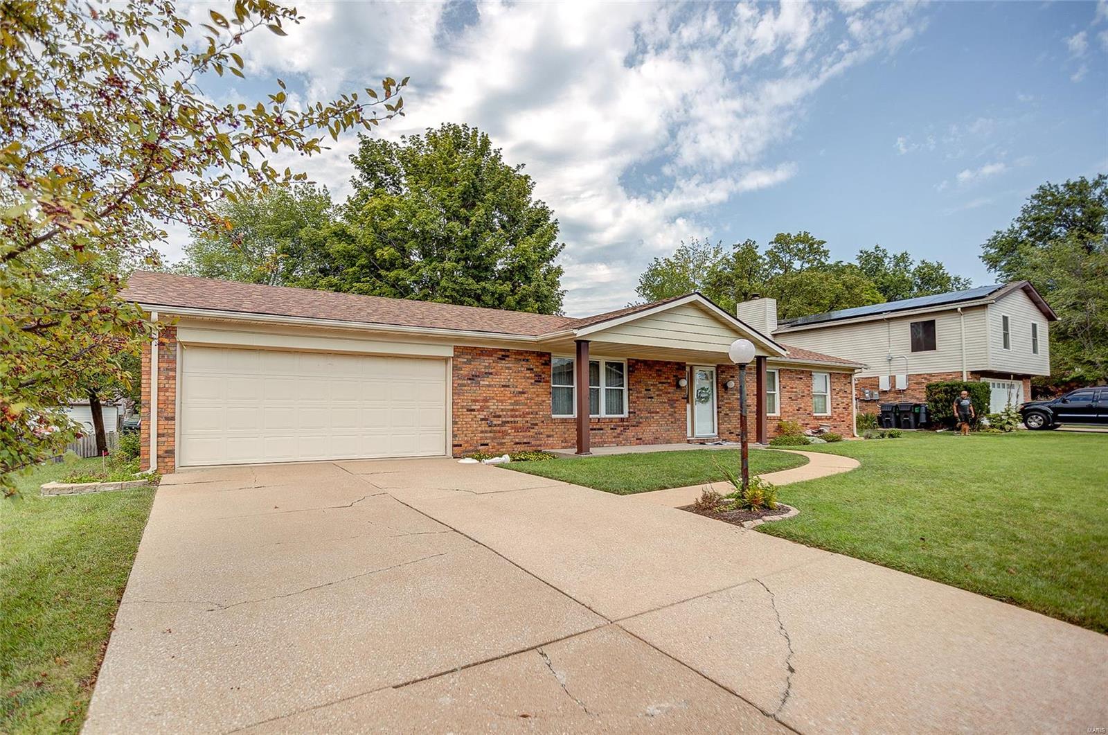 2233 Monterey Drive Belleville, IL 62221 - Photo 2 of 37