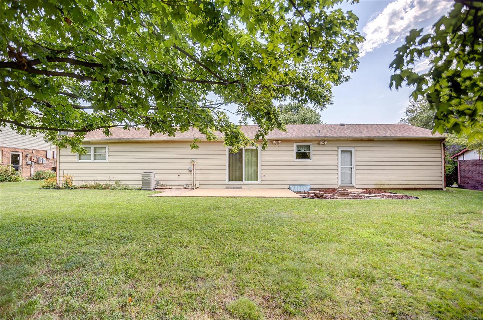 2233 Monterey Drive Belleville, IL 62221 - Photo 6 of 37