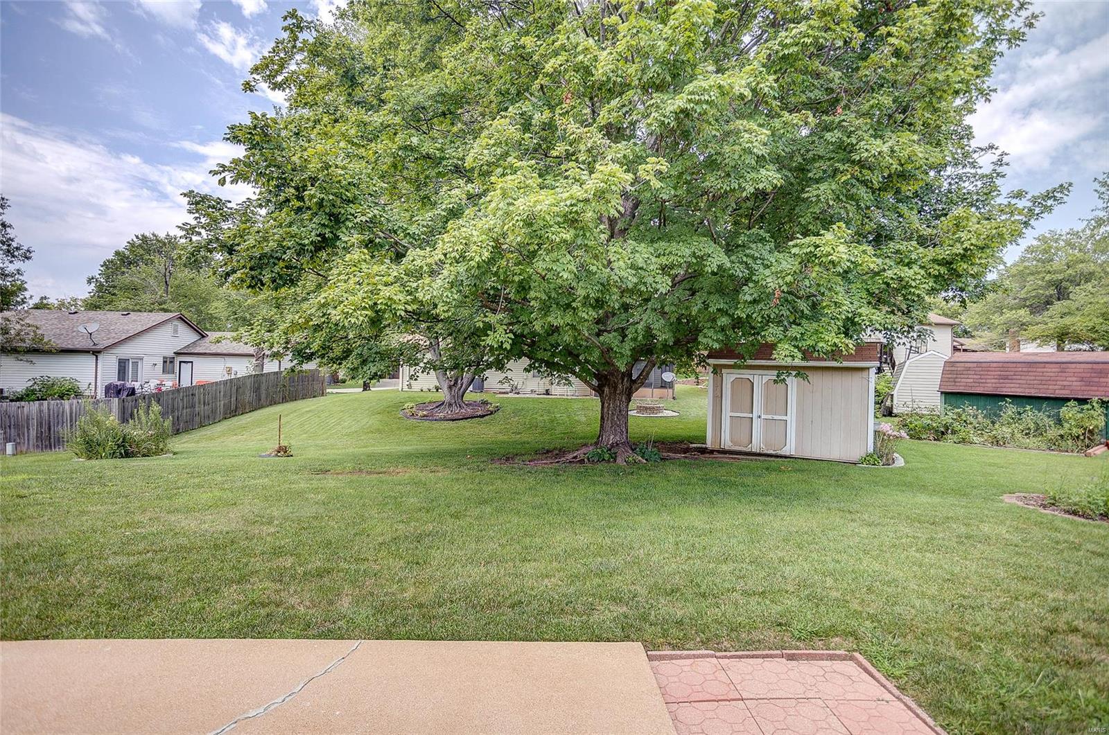 2233 Monterey Drive Belleville, IL 62221 - Photo 7 of 37