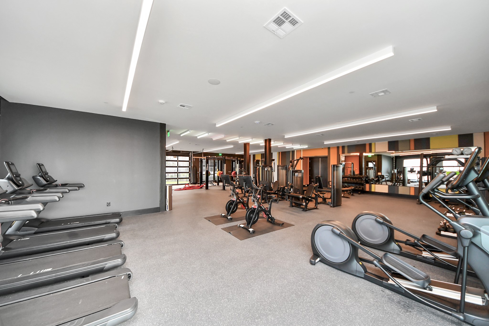 2810 Riverby Road, Unit 263 Houston, TX 77020 - Photo 30 of 38 a view of a room with gym equipment