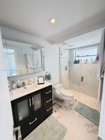 $2,200 | 1750 West 46th Street, Unit 312, Hialeah, FL 33012