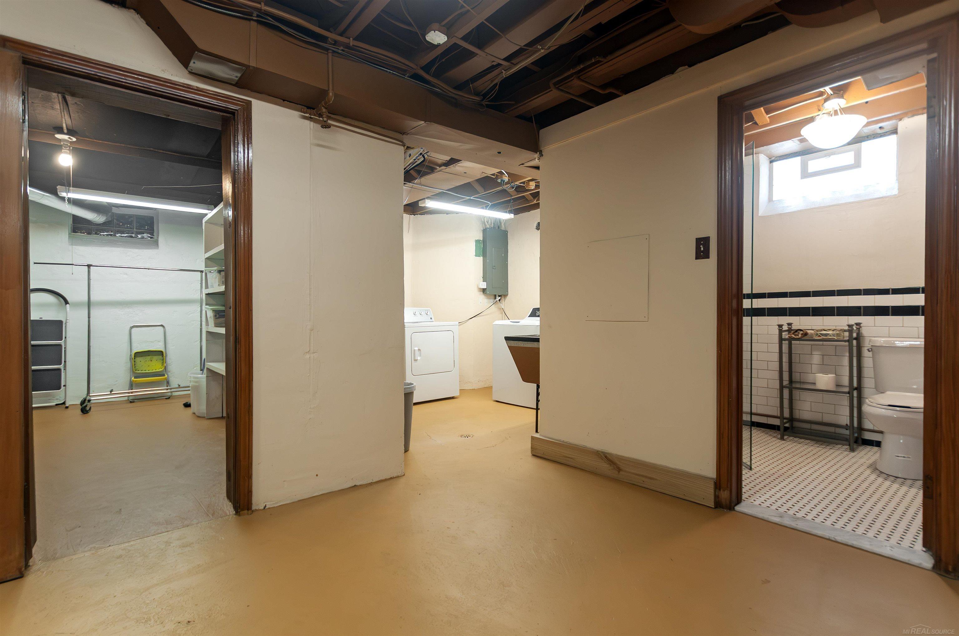 1359 Audubon Road Grosse Pointe, MI 48230 - Photo 53 of 70 50138072-f8d61e66-a7dc-4982-a60c-9164ae191037.JPG