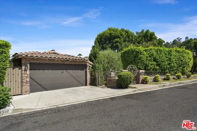 $2,190,000 | 3310 Bennett Drive, Los Angeles, CA 90068