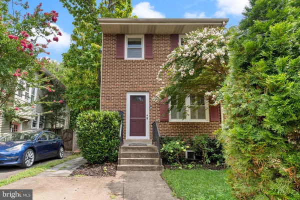 $3,928 | 1723 Price Street, Alexandria, VA 22301