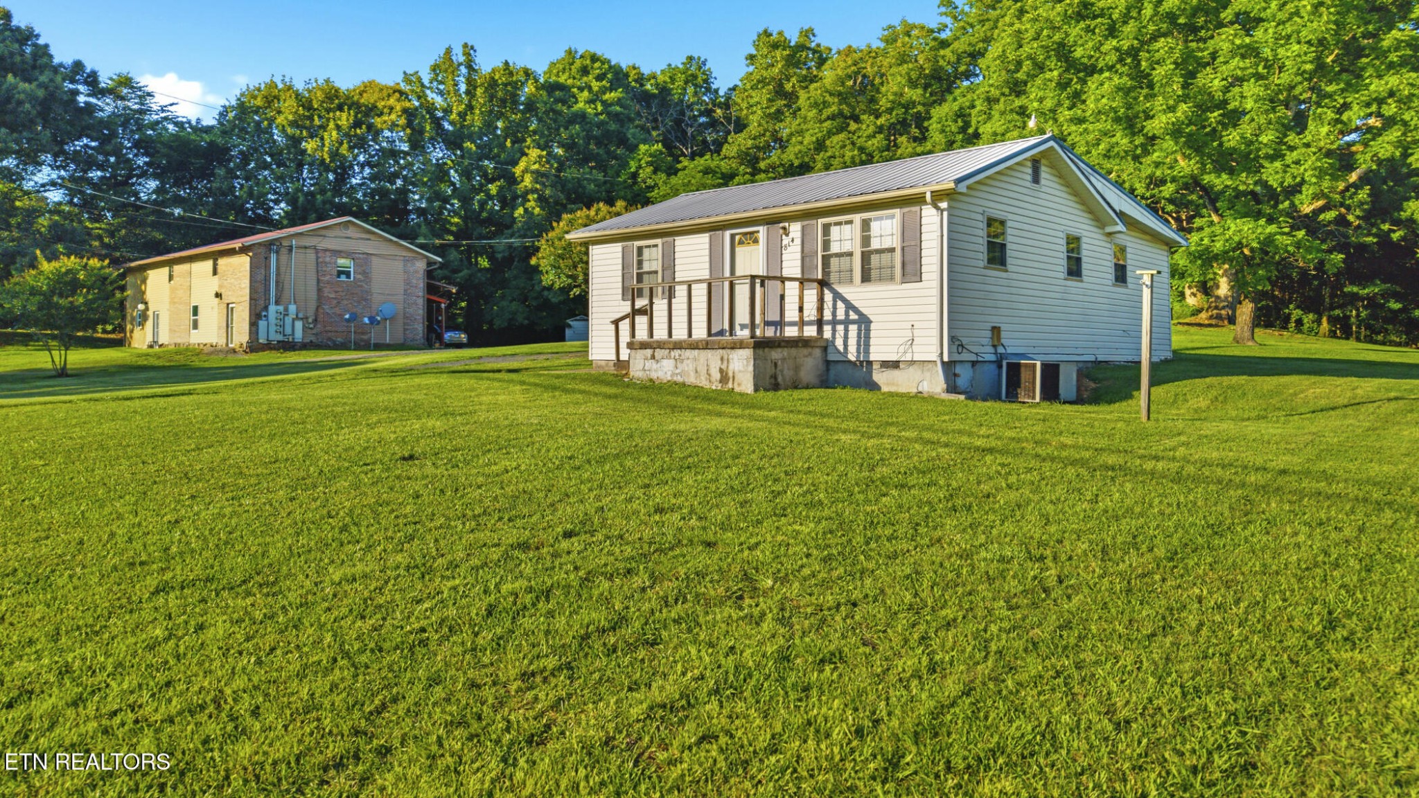 814 Midway Road Strawberry Plains, TN 37871 - Photo 4 of 59