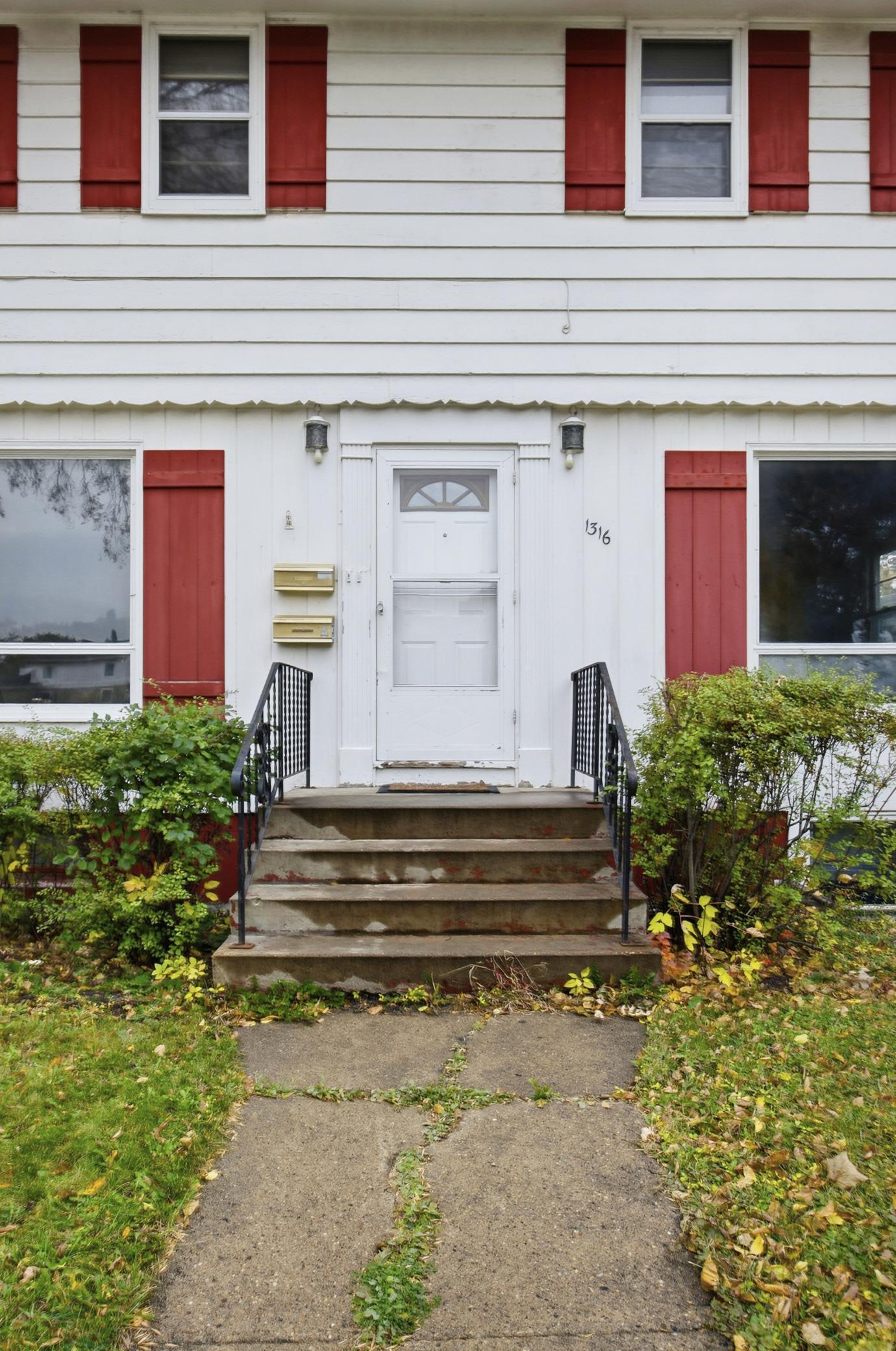 1316 8th Street North Fargo, ND 58102 - Photo 3 of 34