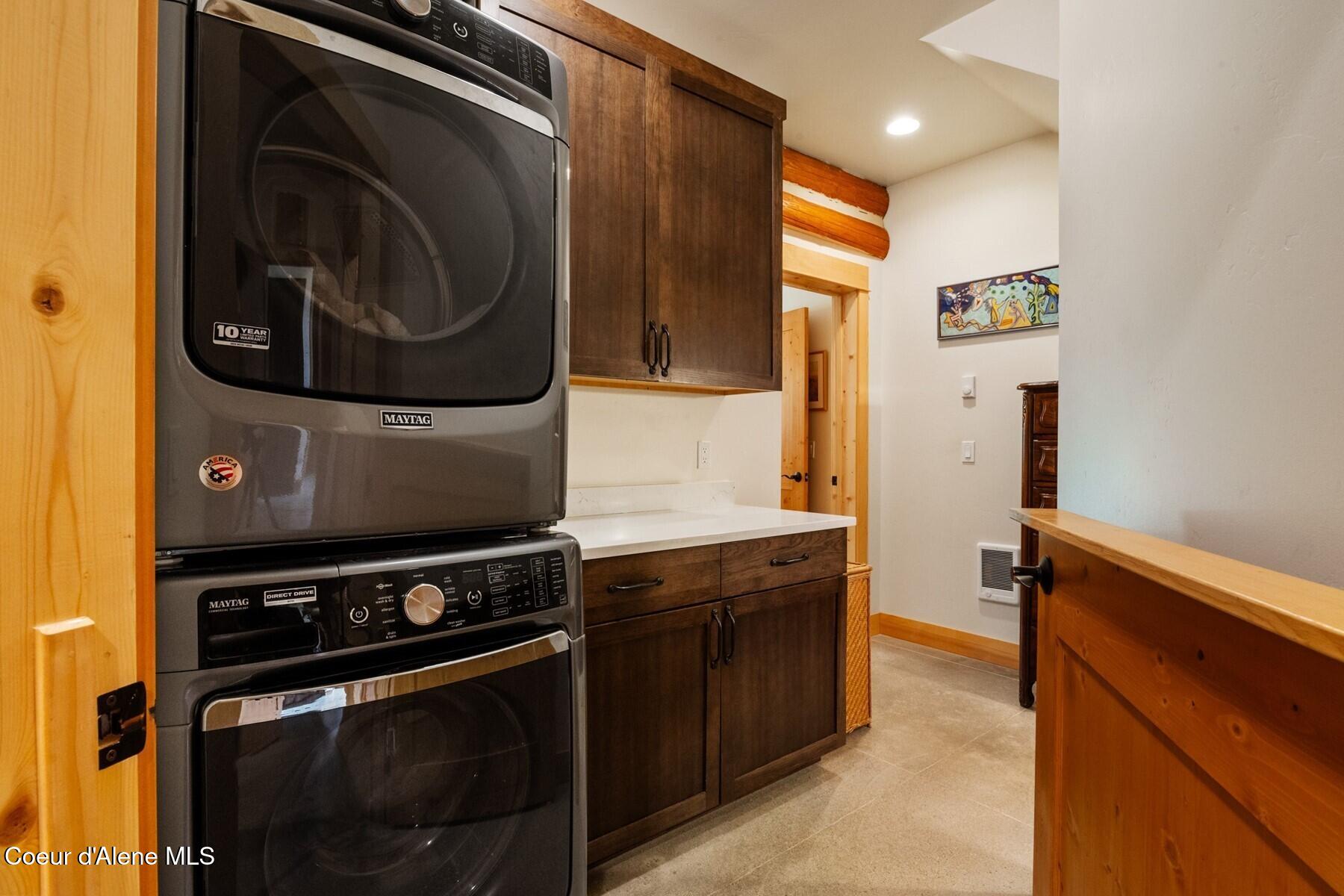 7019 Colburn Culver Road Sandpoint, ID 83864 - Photo 17 of 54 Laundry/Mudroom