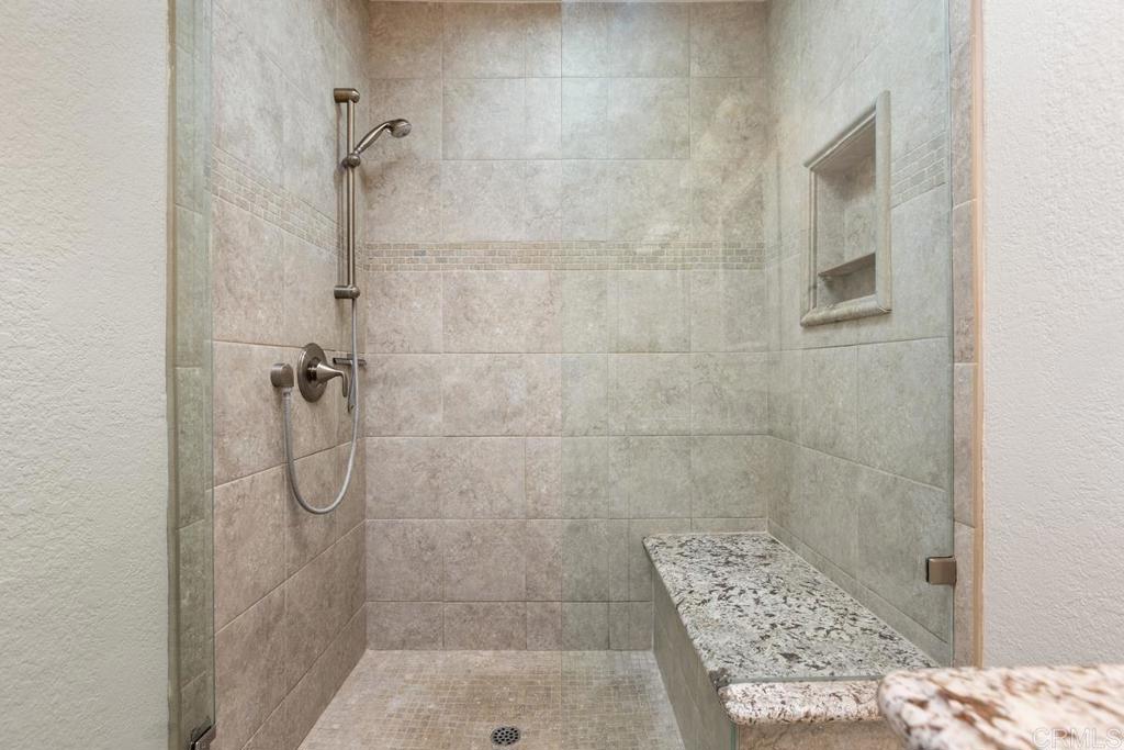 9046 Circle R Oaks Lane Escondido, CA 92026 - Photo 27 of 45