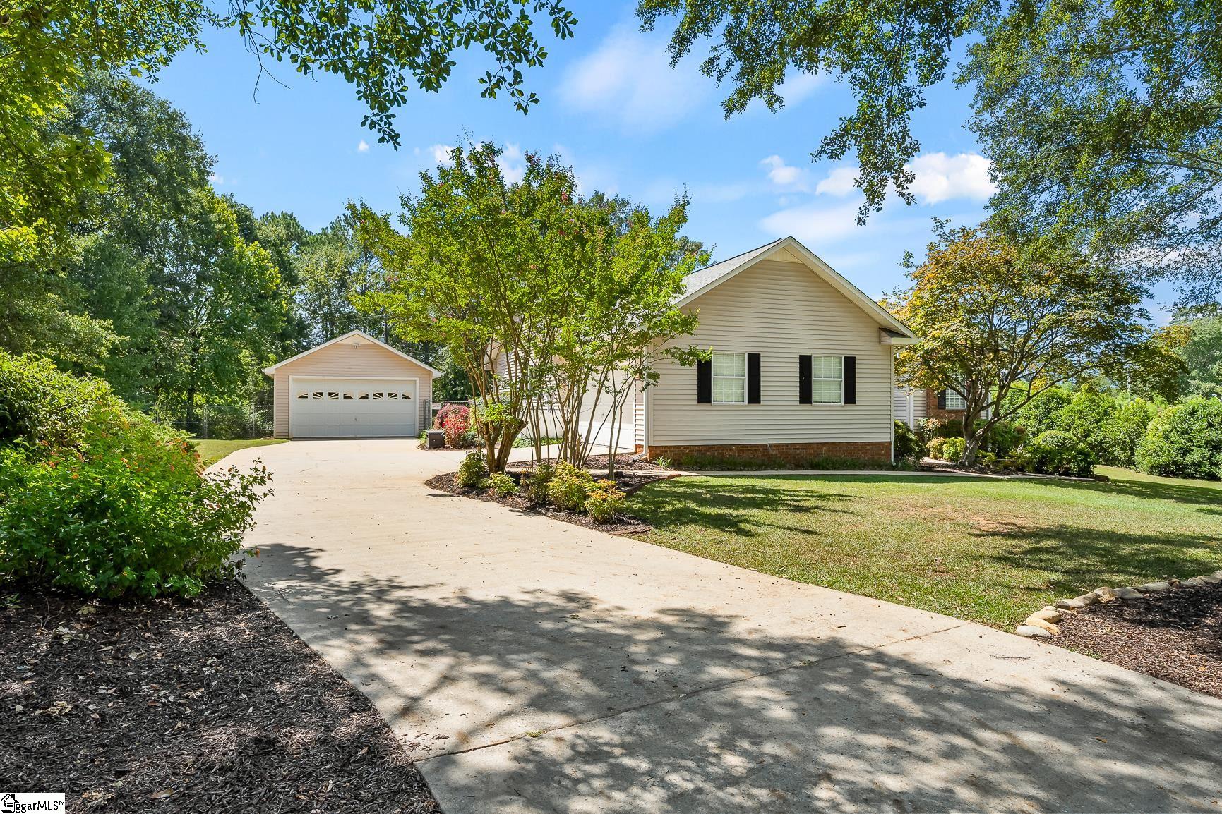617 Walnut Way Anderson, SC 29626 - Photo 3 of 50 Gallery Image 3