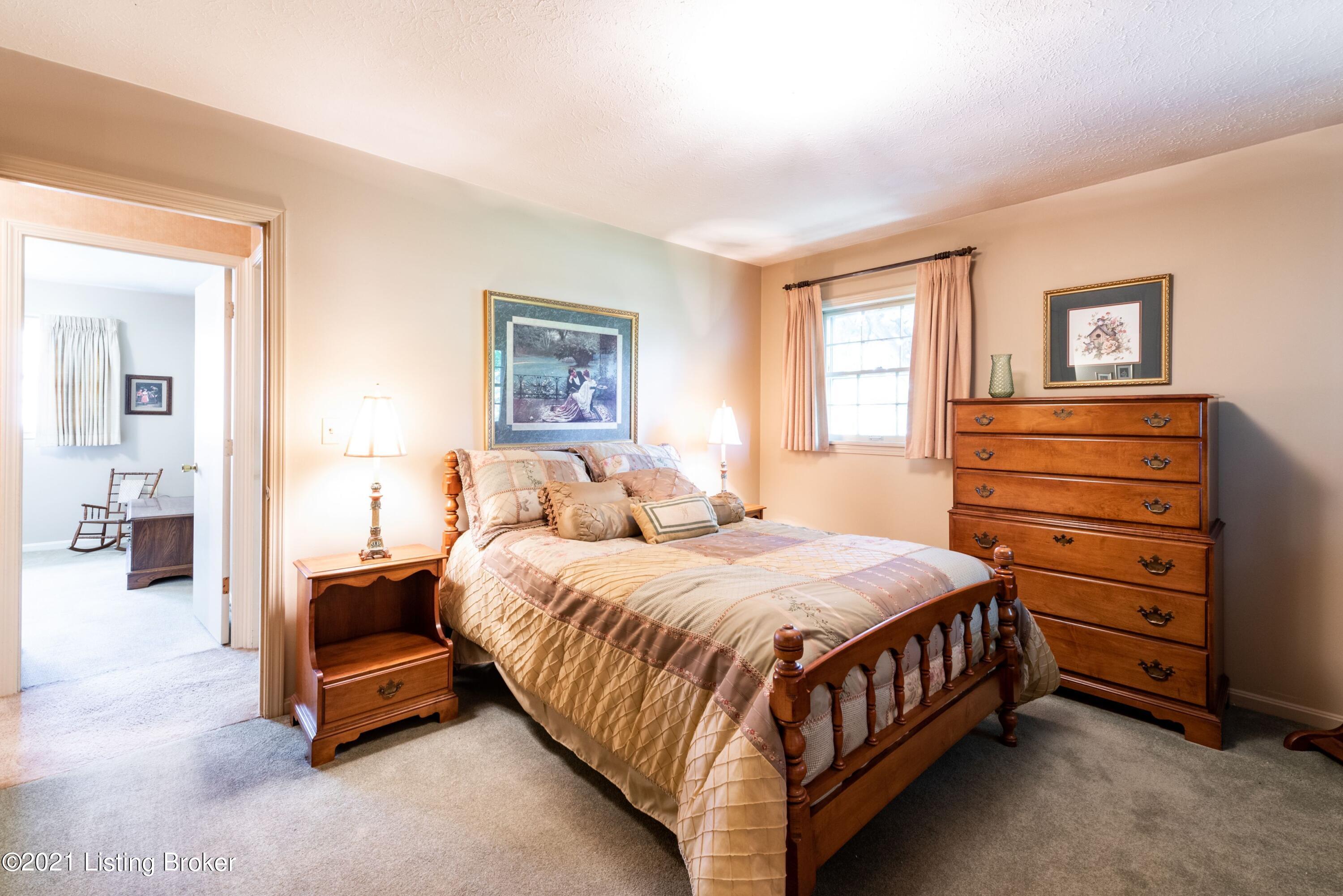 6709 Watch Hill Road Louisville, KY 40228 - Photo 26 of 43 6709primarybedroom1