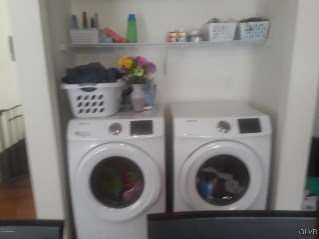 233 Upper Ridge Drive Effort, PA 18330 - Photo 9 of 17 Laundry
