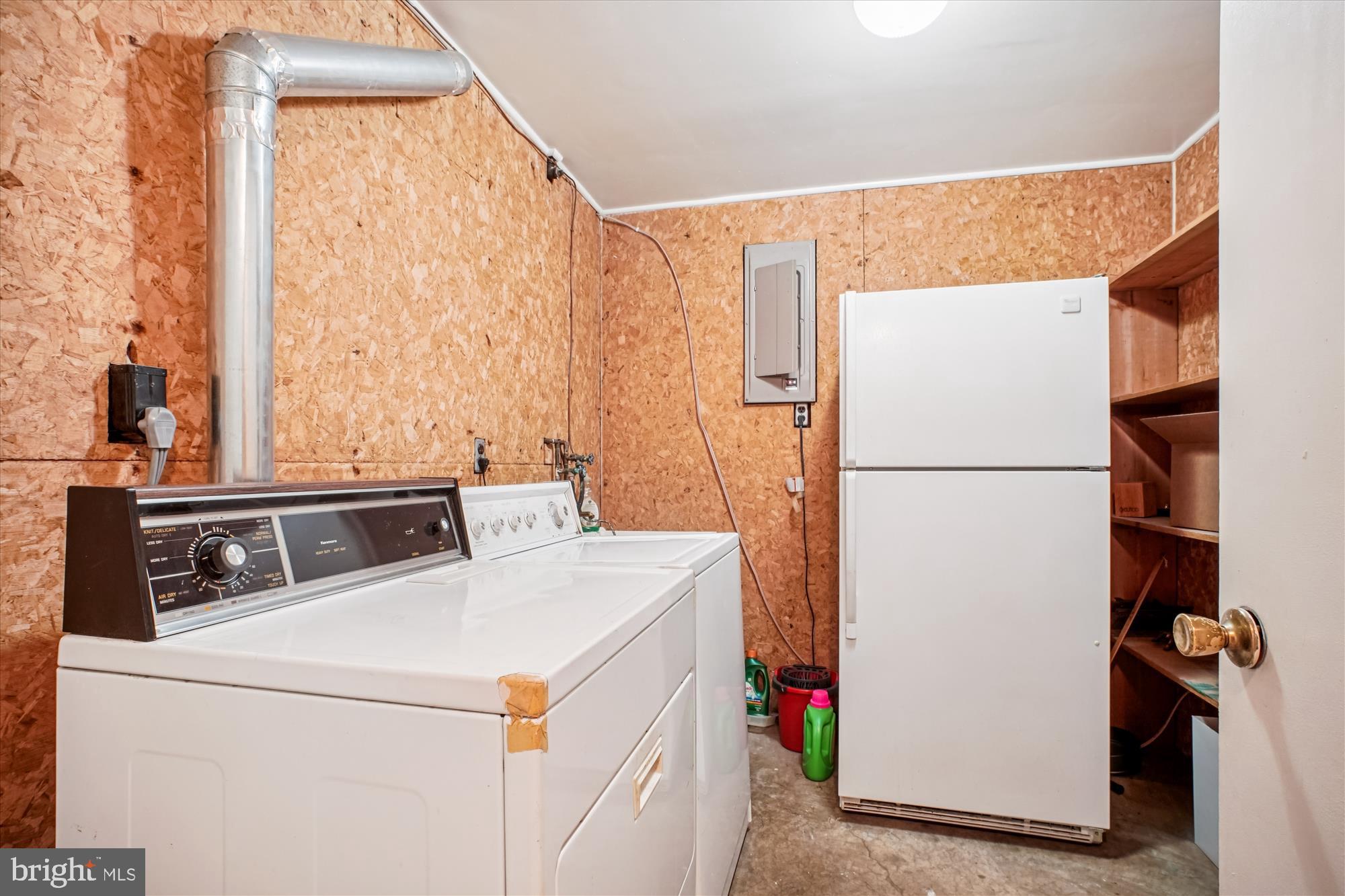 6144 Chesterbrook Road McLean, VA 22101 - Photo 19 of 50 a utility room with dryer and washer