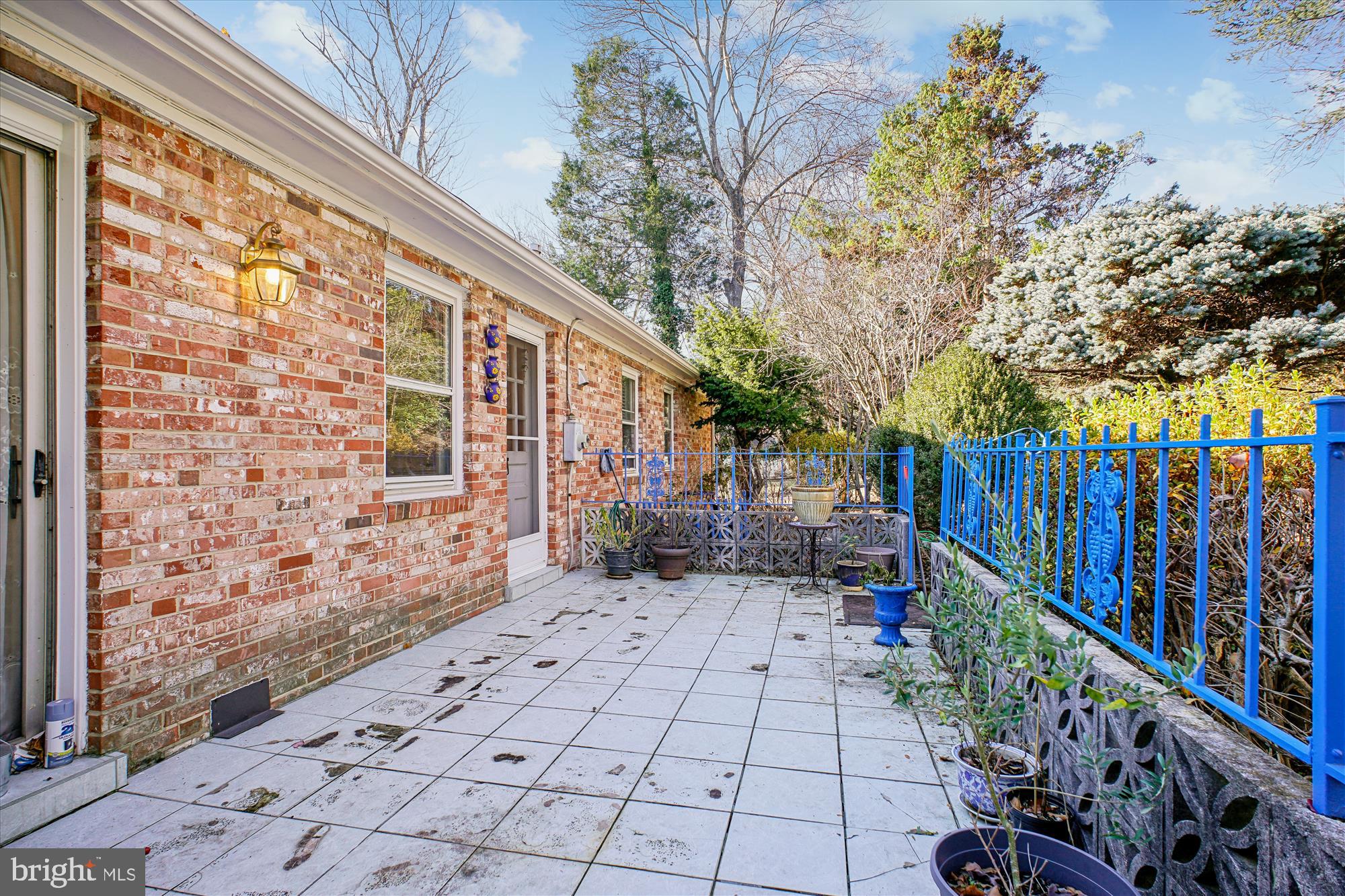 6144 Chesterbrook Road McLean, VA 22101 - Photo 35 of 50 a backyard of a house with outdoor seating
